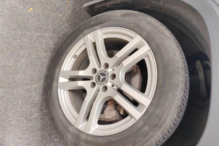 Used Mercedes-Benz GLB 2021 GLB 200 Dynamic Edition Right Front Wheel Hub