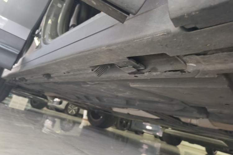 Used Mercedes-Benz GLB 2021 GLB 200 Fashion Model Right Side Sill