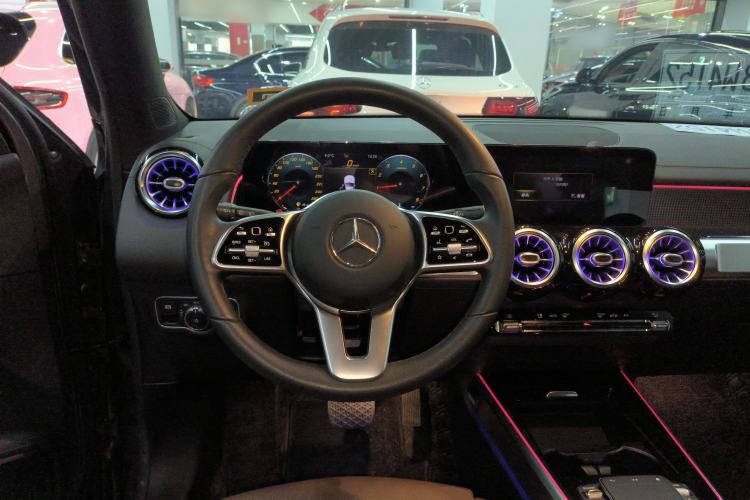Used Mercedes-Benz GLB 2021 GLB 200 Dynamic Edition Steering Wheel