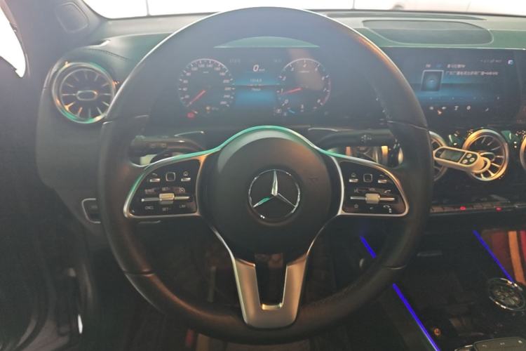 Used Mercedes-Benz GLB 2021 GLB 200 Dynamic Edition Steering Wheel
