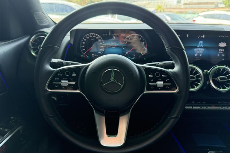 Used Mercedes-Benz GLB 2021 GLB 200 Dynamic Edition Steering Wheel