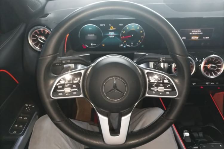 Used Mercedes-Benz GLB 2021 GLB 200 Dynamic Edition Steering Wheel