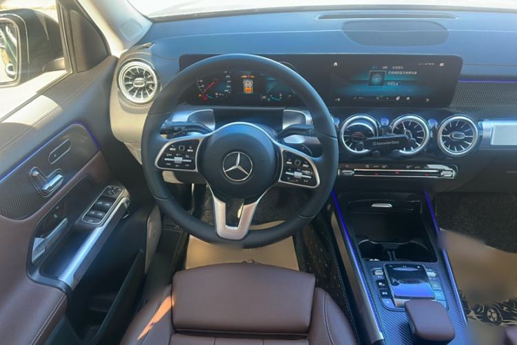 Used Mercedes-Benz GLB 2021 GLB 180 Dynamic Edition Interior 2
