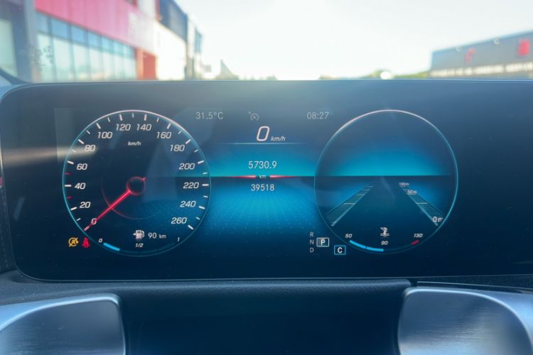 Used Mercedes-Benz GLB 2021 GLB 180 Dynamic Edition Odometer Close Up
