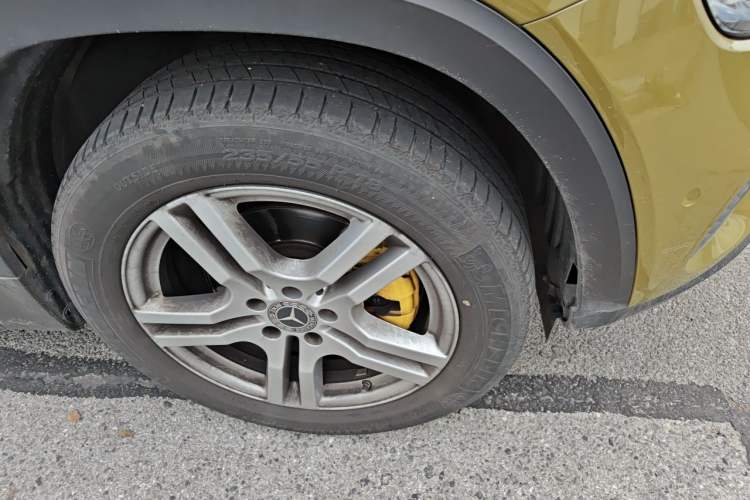 Used Mercedes-Benz GLB 2021 GLB 200 Dynamic Edition Right Front Wheel Hub