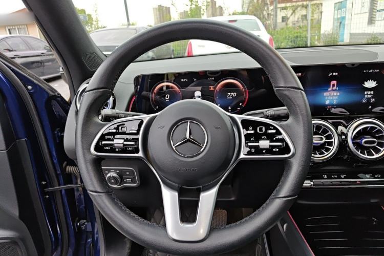 Used Mercedes-Benz GLB 2021 GLB 200 Dynamic Edition Steering Wheel