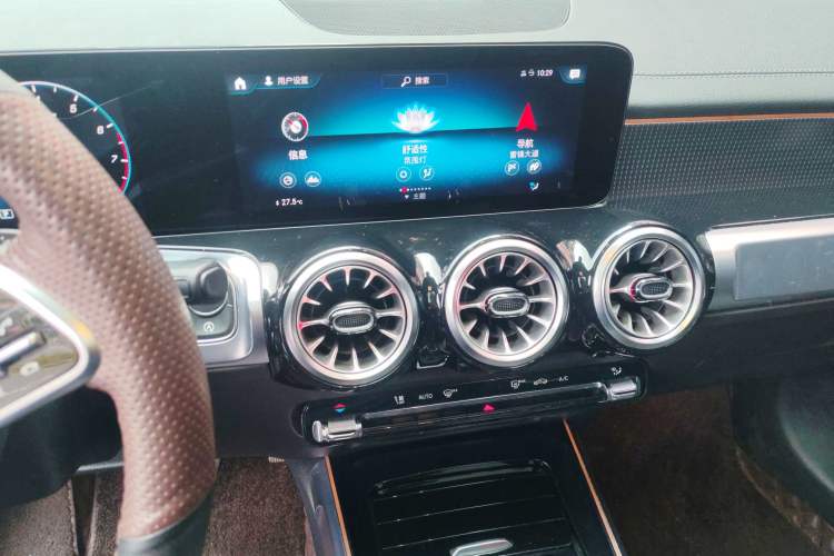 Used Mercedes-Benz GLB 2021 GLB 200 Dynamic Edition Audio And AC Panel