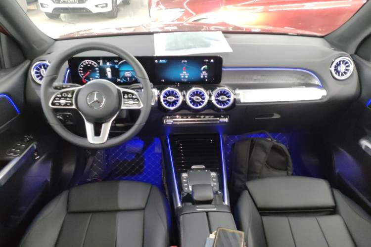 Used Mercedes-Benz GLB 2021 GLB 200 Dynamic Edition Center Console