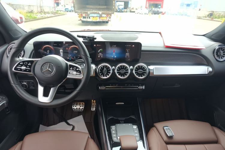 Used Mercedes-Benz GLB 2021 GLB 200 Dynamic Edition Center Console