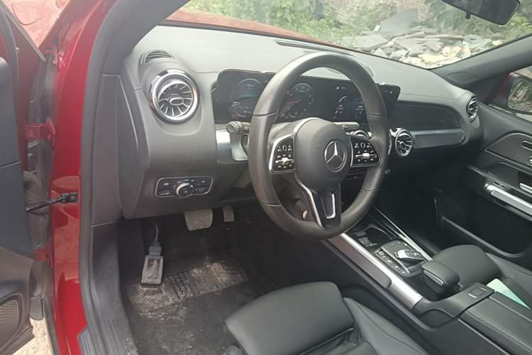 Used Mercedes-Benz GLB 2021 GLB 200 Fashion Model Center Console