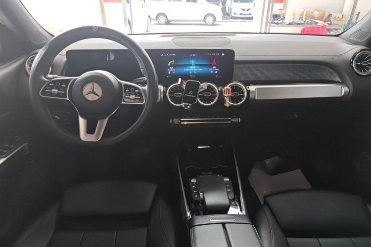 Used Mercedes-Benz GLB 2021 GLB 200 Dynamic Edition Center Console