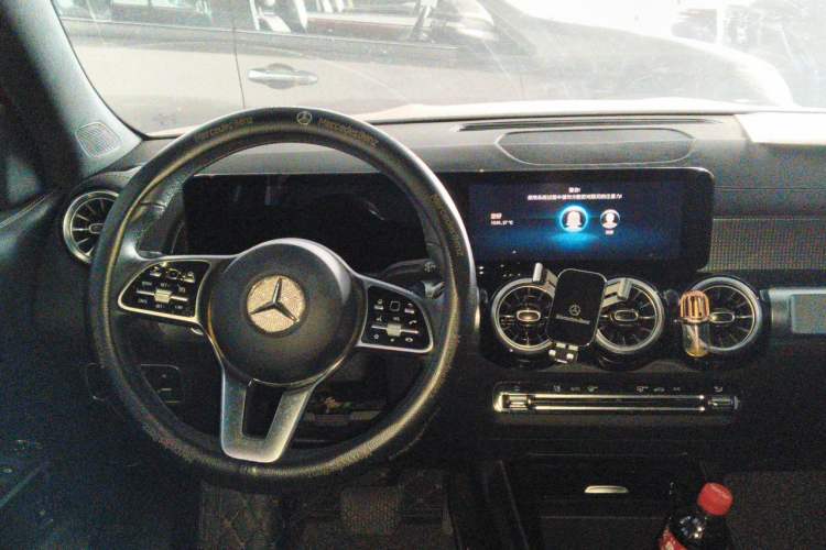 Used Mercedes-Benz GLB 2021 GLB 200 Dynamic Edition Center Console
