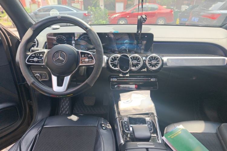 Used Mercedes-Benz GLB 2021 GLB 200 Fashion Model Center Console
