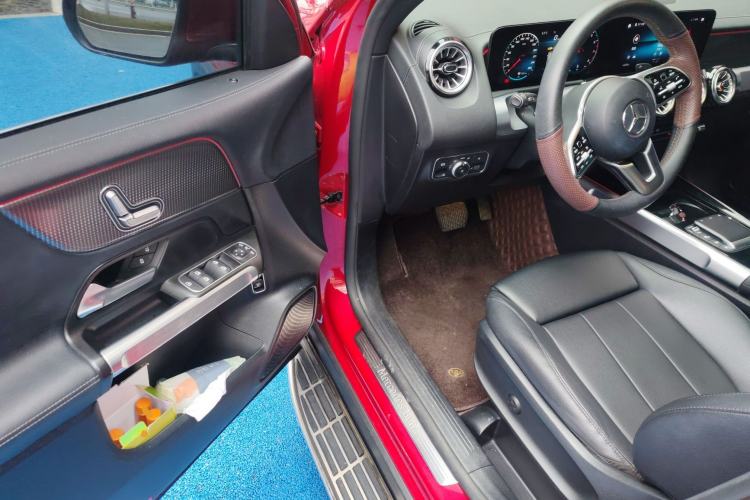 Used Mercedes-Benz GLB 2021 GLB 200 Dynamic Edition Driver Seat