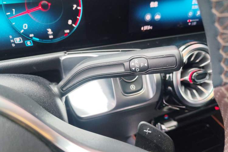 Used Mercedes-Benz GLB 2021 GLB 200 Dynamic Edition Gear Lever