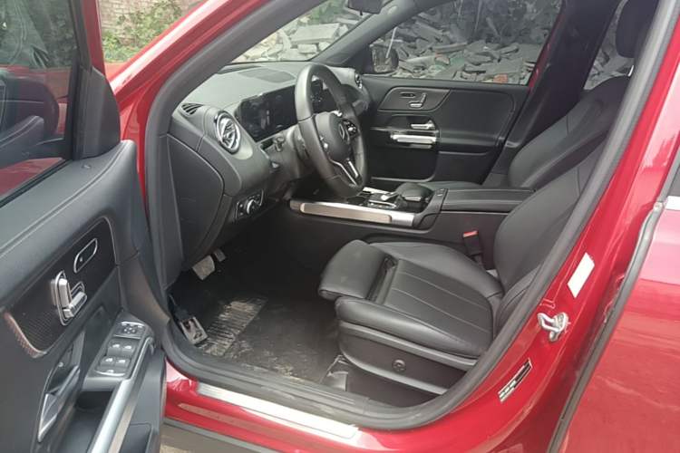 Used Mercedes-Benz GLB 2021 GLB 200 Fashion Model Left Front Seat