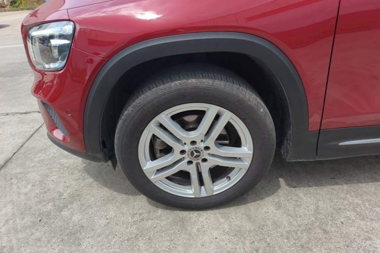 Used Mercedes-Benz GLB 2021 GLB 200 Dynamic Edition Left Front Wheel Hub