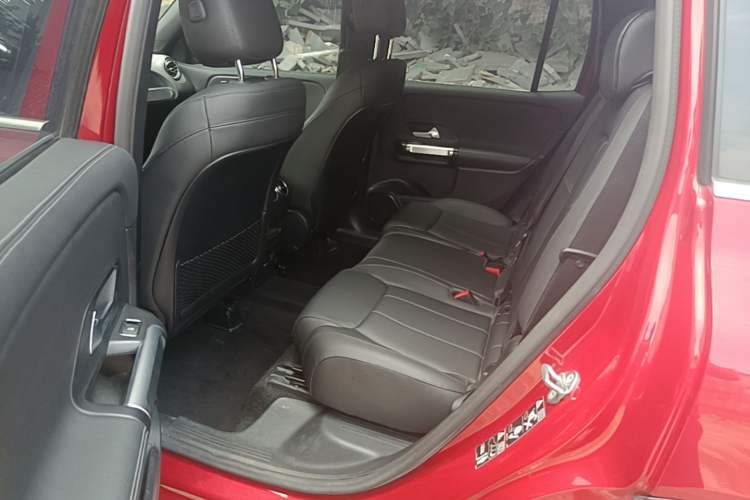 Used Mercedes-Benz GLB 2021 GLB 200 Fashion Model Left Rear Seat