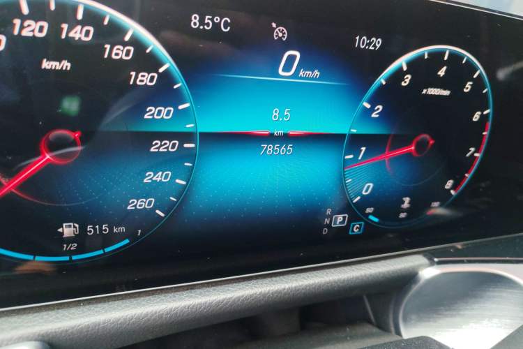 Used Mercedes-Benz GLB 2021 GLB 200 Dynamic Edition Odometer Close Up
