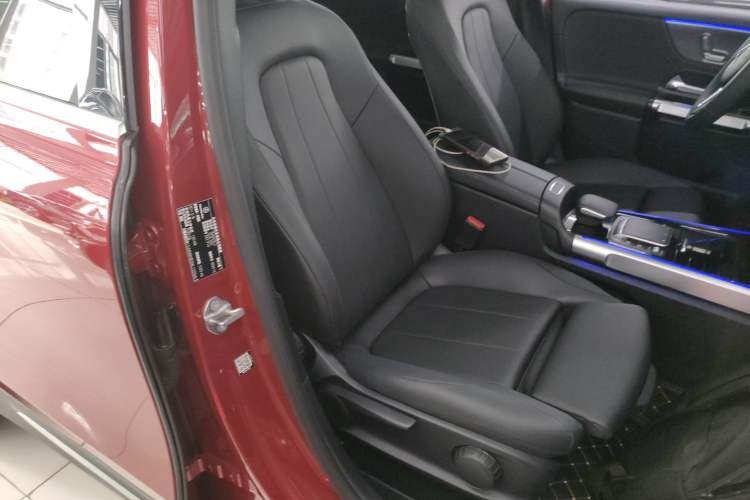 Used Mercedes-Benz GLB 2021 GLB 200 Dynamic Edition Right Front Seat