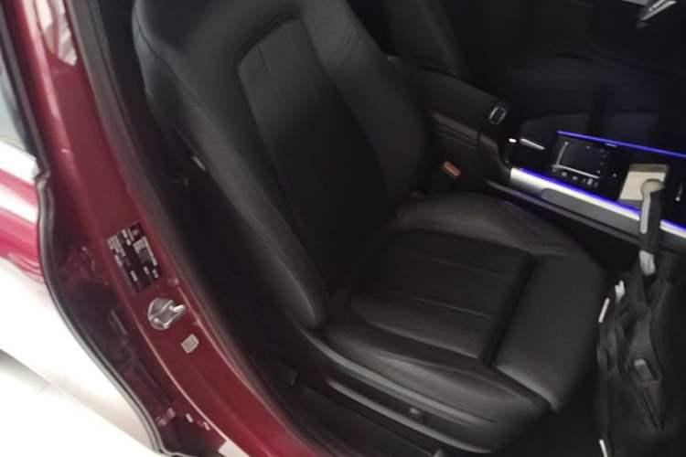 Used Mercedes-Benz GLB 2021 GLB 200 Fashion Model Right Front Seat