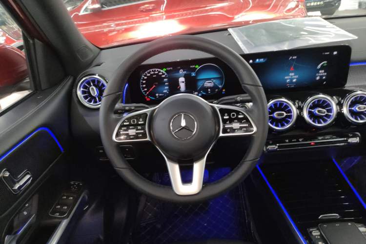 Used Mercedes-Benz GLB 2021 GLB 200 Dynamic Edition Steering Wheel