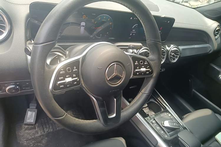 Used Mercedes-Benz GLB 2021 GLB 200 Fashion Model Steering Wheel