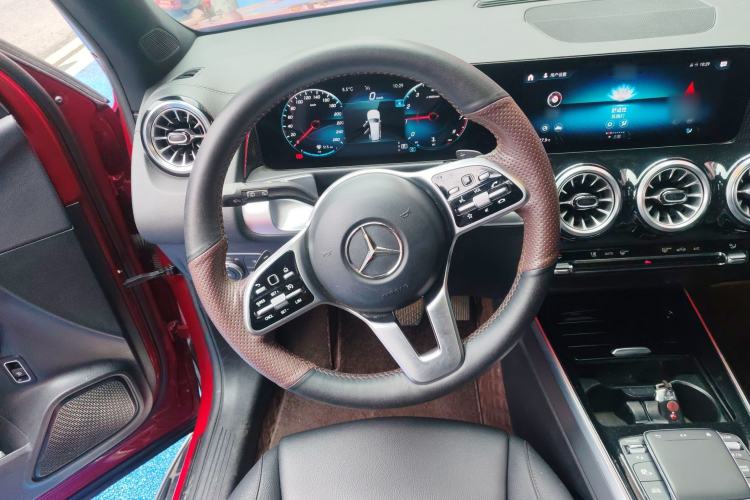 Used Mercedes-Benz GLB 2021 GLB 200 Dynamic Edition Steering Wheel
