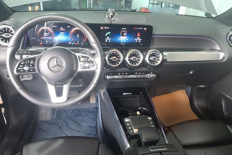 Used Mercedes-Benz GLB 2021 GLB 200 Fashion Model Center Console