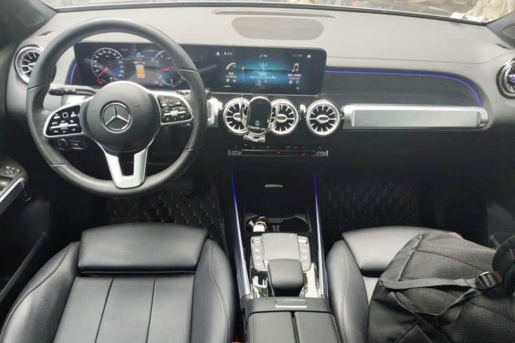 Used Mercedes-Benz GLB 2021 GLB 200 Fashion Model Center Console