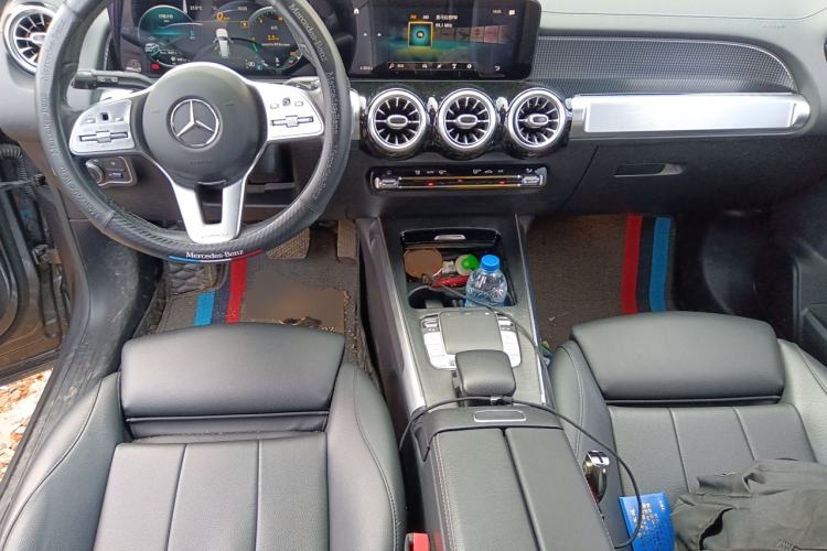 Used Mercedes-Benz GLB 2021 GLB 200 Dynamic Edition Center Console