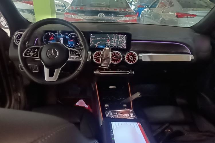Used Mercedes-Benz GLB 2021 GLB 200 Dynamic Edition Center Console