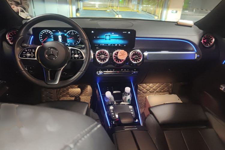 Used Mercedes-Benz GLB 2021 GLB 200 Dynamic Edition Center Console
