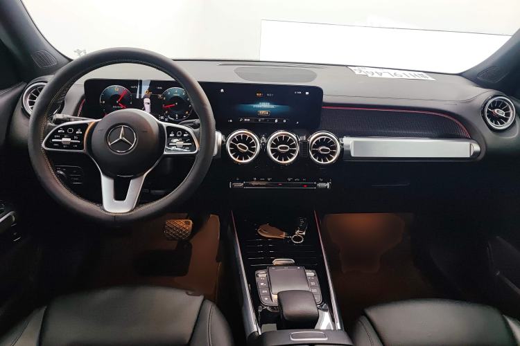 Used Mercedes-Benz GLB 2021 GLB 200 Dynamic Edition Center Console