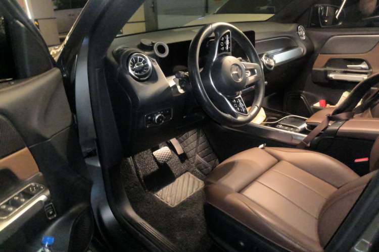 Used Mercedes-Benz GLB 2021 GLB 200 Dynamic Edition Driver Seat