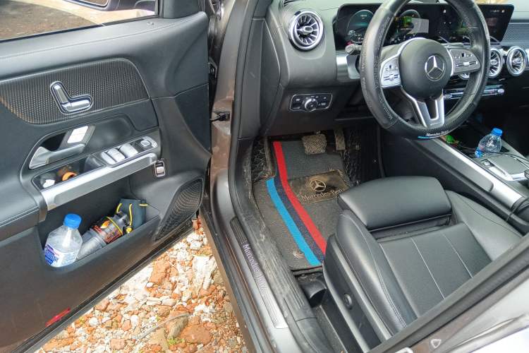 Used Mercedes-Benz GLB 2021 GLB 200 Dynamic Edition Driver Seat