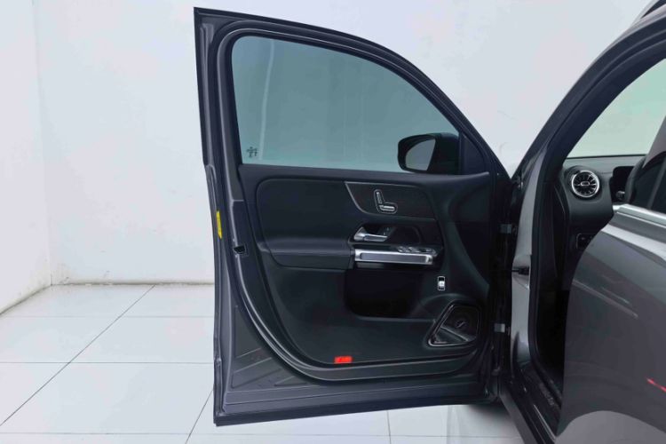 Used Mercedes-Benz GLB 2021 GLB 200 Dynamic Edition Exterior 4