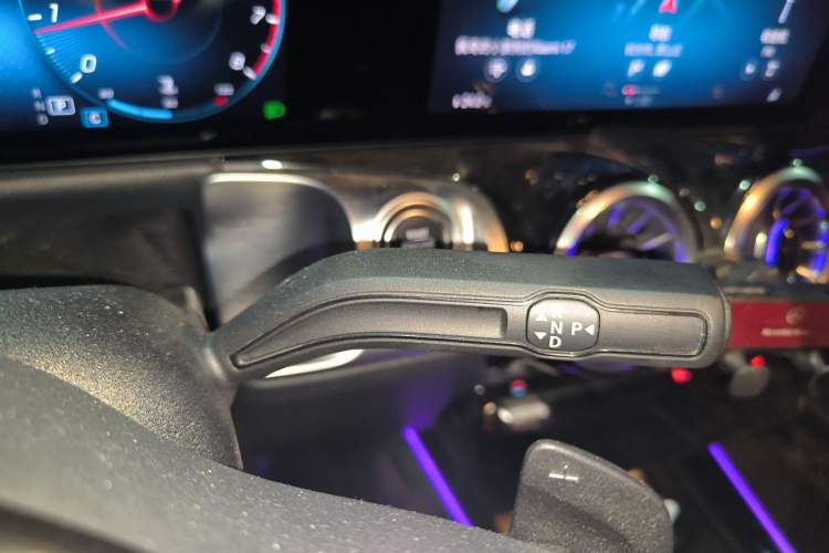 Used Mercedes-Benz GLB 2021 GLB 200 Dynamic Edition Gear Lever