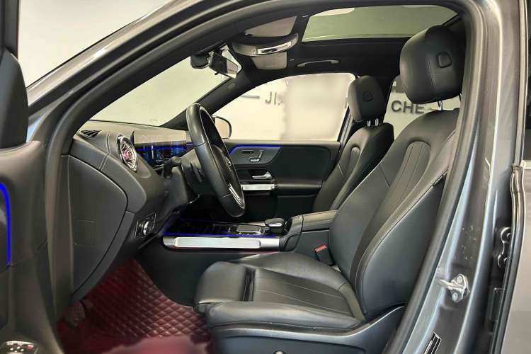 Used Mercedes-Benz GLB 2021 GLB 200 Fashion Model Interior 2