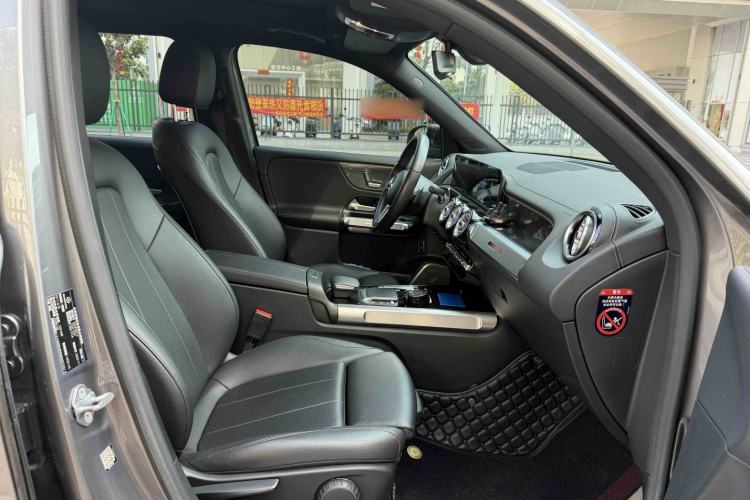 Used Mercedes-Benz GLB 2021 GLB 200 Dynamic Edition Interior 2