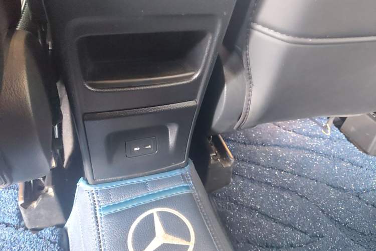Used Mercedes-Benz GLB 2021 GLB 200 Fashion Model Left Rear Seat