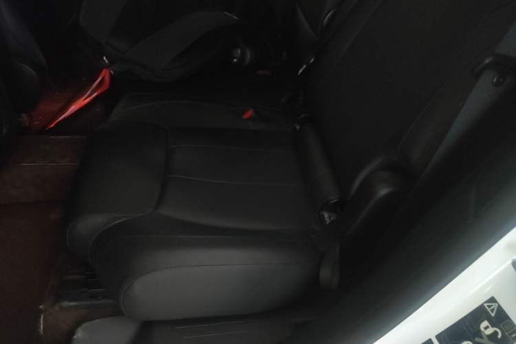 Used Mercedes-Benz GLB 2021 GLB 200 Fashion Model Left Rear Seat