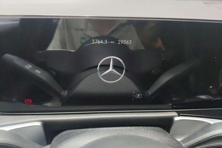 Used Mercedes-Benz GLB 2021 GLB 200 Fashion Model Odometer Close Up