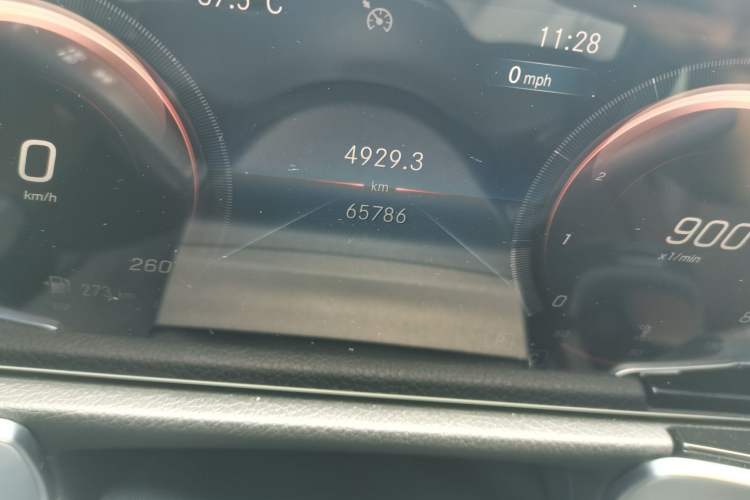 Used Mercedes-Benz GLB 2021 GLB 200 Fashion Model Odometer Close Up