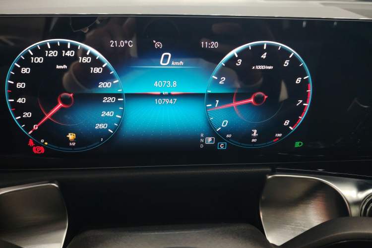 Used Mercedes-Benz GLB 2021 GLB 180 Fashion Model Odometer Close Up