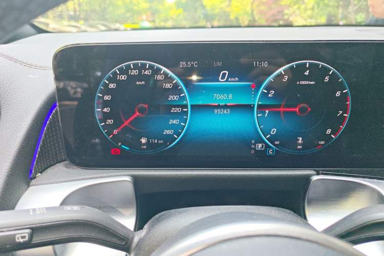 Used Mercedes-Benz GLB 2021 GLB 200 Dynamic Edition Odometer Close Up