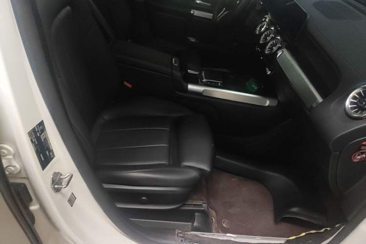 Used Mercedes-Benz GLB 2021 GLB 200 Fashion Model Right Front Seat