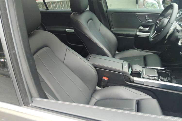 Used Mercedes-Benz GLB 2021 GLB 200 Dynamic Edition Right Front Seat