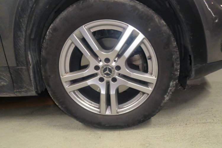 Used Mercedes-Benz GLB 2021 GLB 200 Dynamic Edition Right Front Wheel Hub