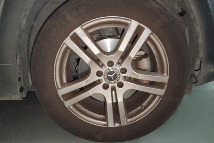 Used Mercedes-Benz GLB 2021 GLB 200 Dynamic Edition Right Front Wheel Hub